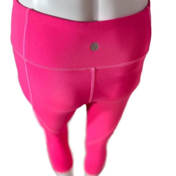 Attivo Mesh Cut Out Cropped Active Leggings - Picture 2 of 9